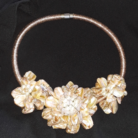 GARDENIA  Flower Statement Necklace - Picture 6 of 8